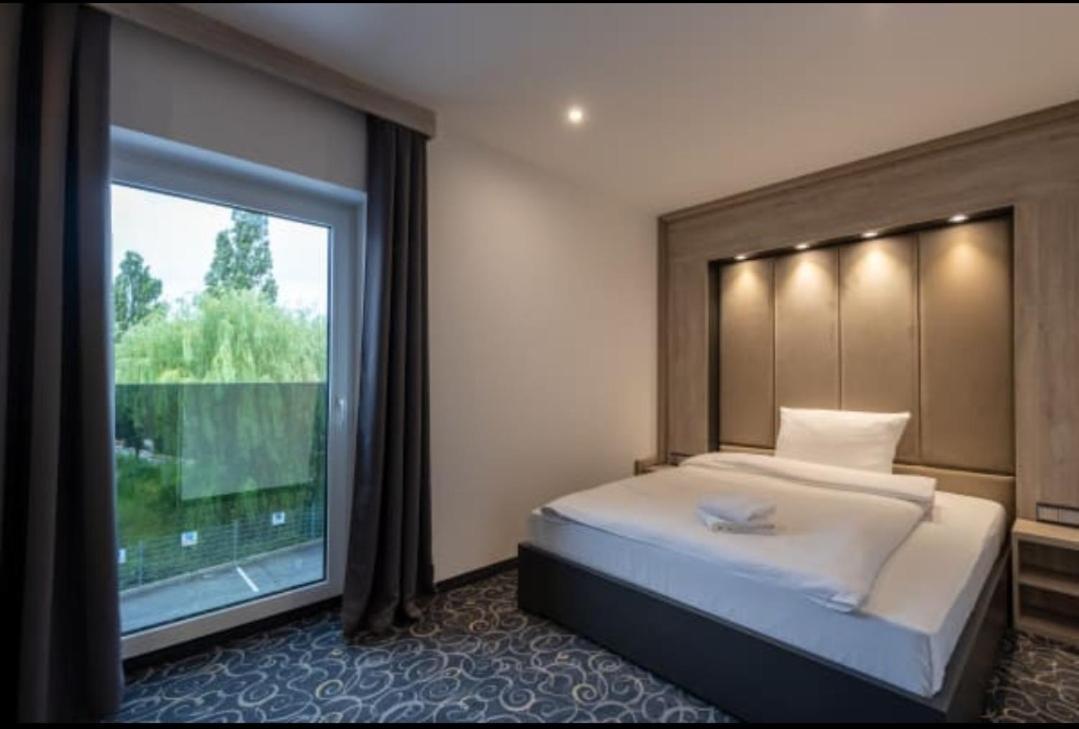 Hotel Business Bay Das Ehemalige Staycation Hotel Sindelfingen Zewnętrze zdjęcie